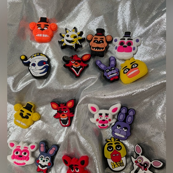 BOGG BAG or CROC Charms — Set of 17 👜🫎 - Picture 4 of 10